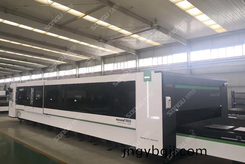 廣東(dong)光纖(xian)激光切割機側麵(mian)圖 Mach 光纖激光切割機係列