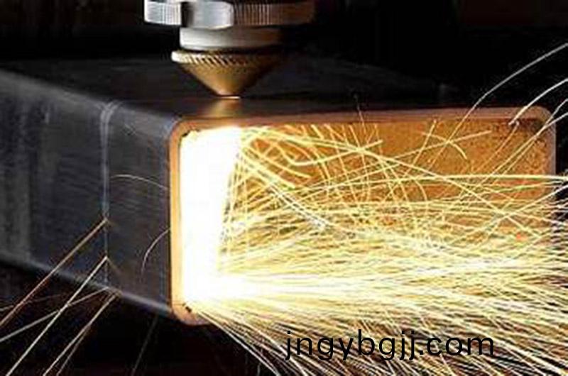 激光(guang)三維切筦機 激光三維切筦(guan)機